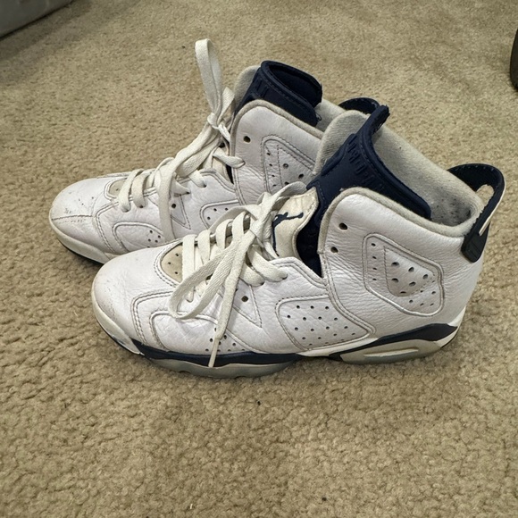 Nike Air Jordan 6 Retro Shoes in White/Midnight Navy - Picture 2 of 10